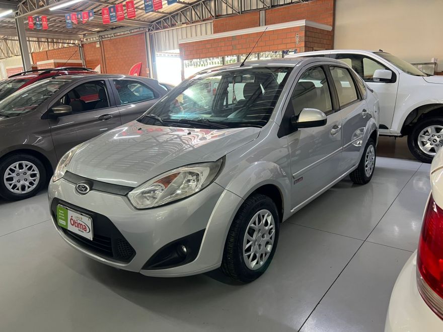 FORD FIESTA SEDAN 1.6 2013
