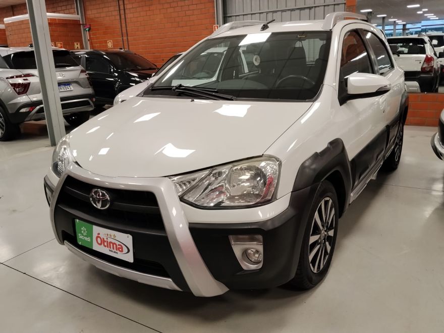 TOYOTA ETIOS CROSS 1.5 AT