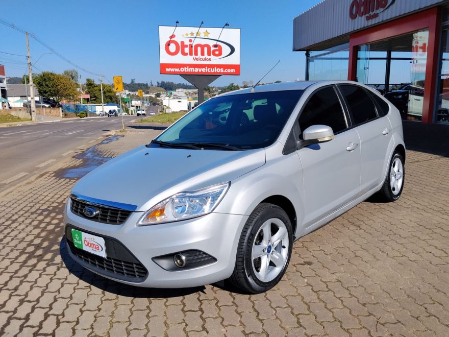 FORD FOCUS 1.6 HB