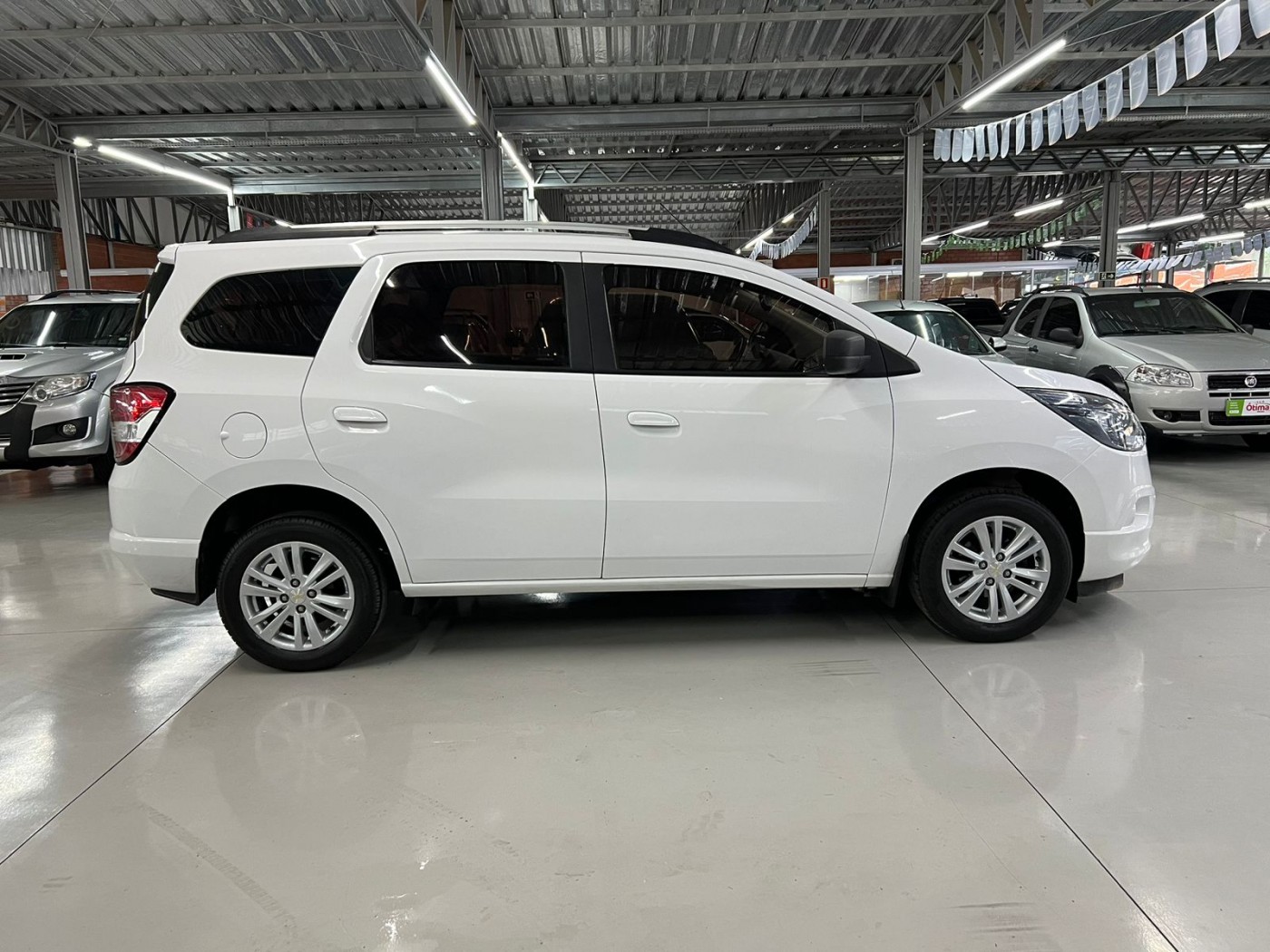CHEVROLET SPIN 1.8 LT 5 LUGARES MANUAL 2017 - Foto 8
