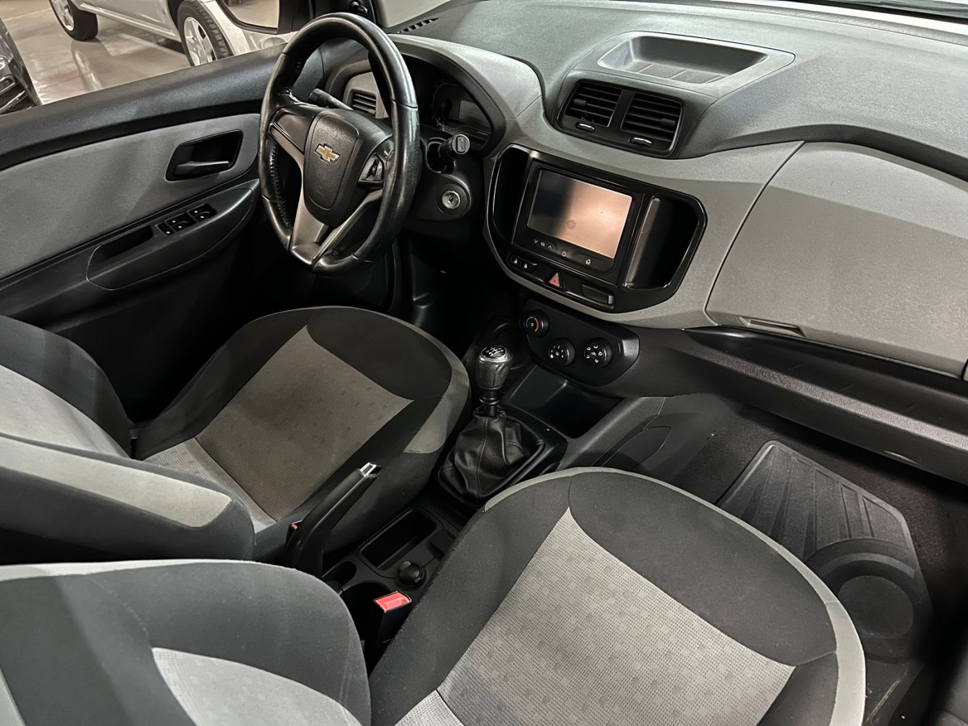 CHEVROLET SPIN 1.8 LT 5 LUGARES MANUAL 2017 - Foto 6