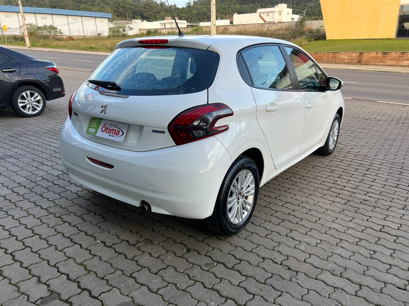 PEUGEOT 208 ACTIVE 1.2 2018  - Foto 14