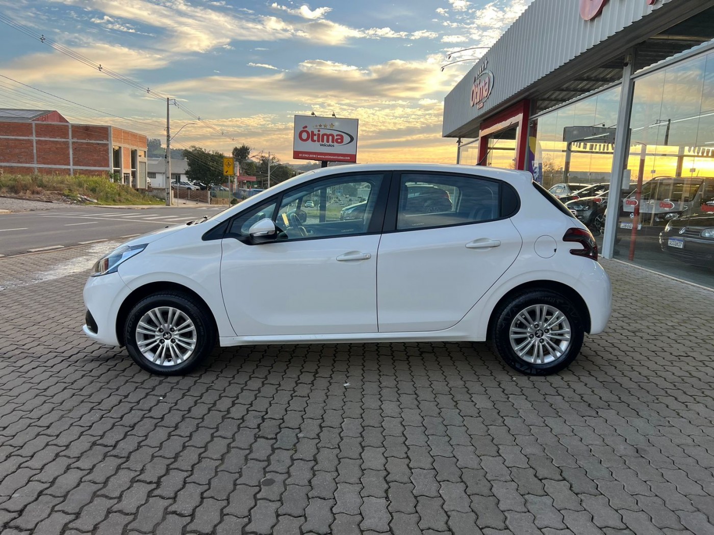 PEUGEOT 208 ACTIVE 1.2 2018  - Foto 9