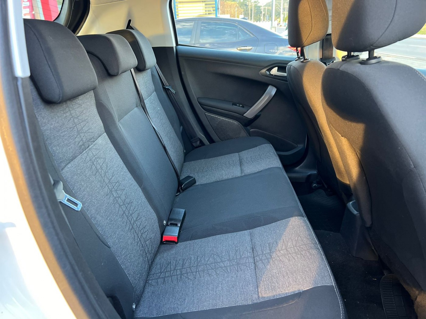 PEUGEOT 208 ACTIVE 1.2 2018  - Foto 8
