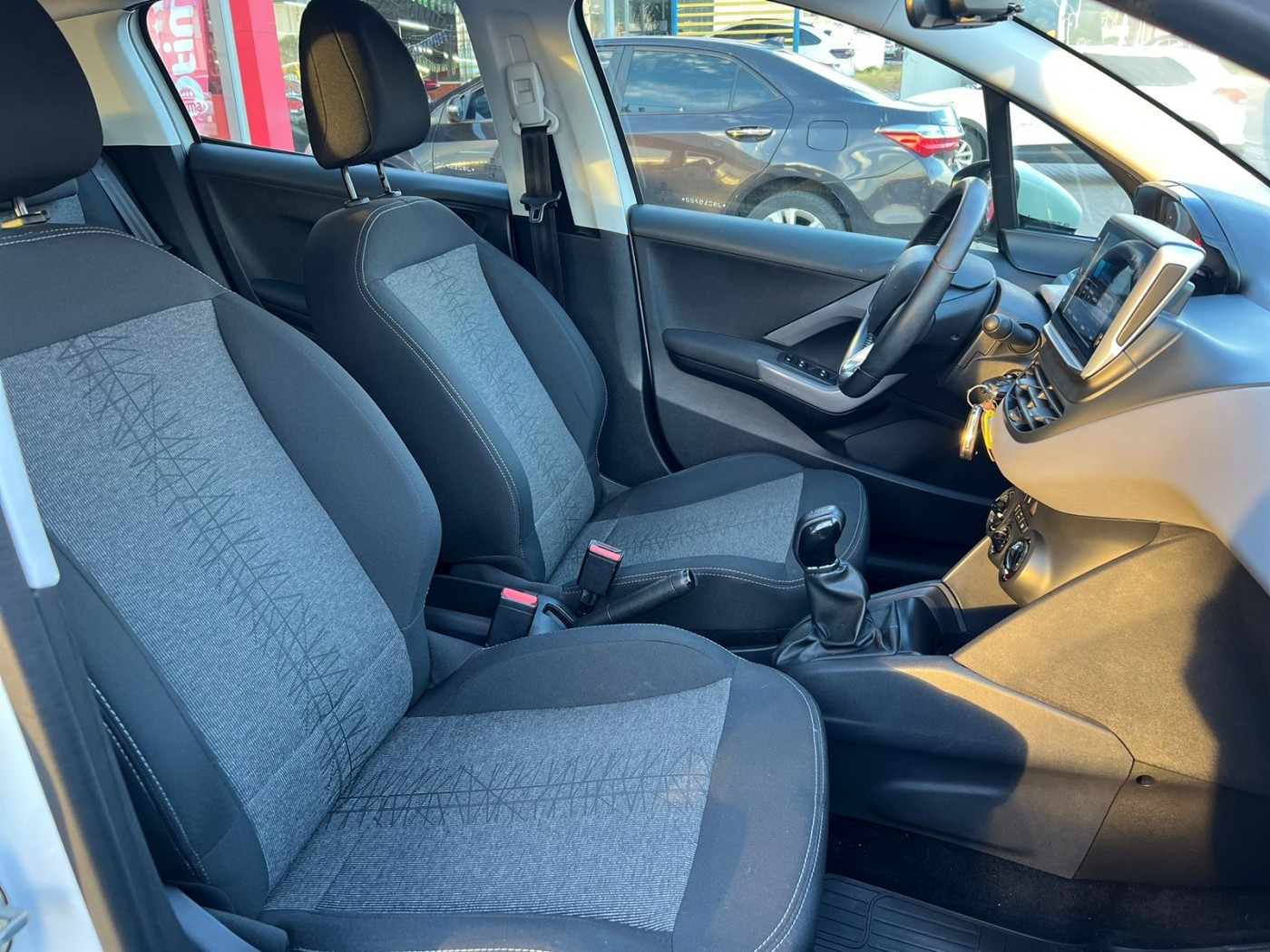 PEUGEOT 208 ACTIVE 1.2 2018  - Foto 7
