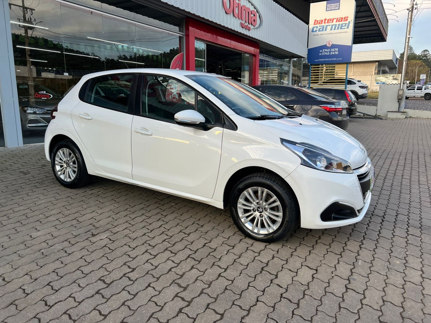 PEUGEOT 208 ACTIVE 1.2 2018  - Foto 4