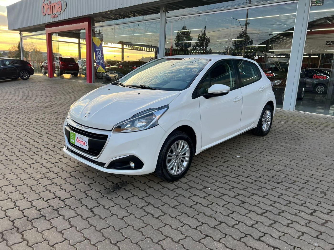 PEUGEOT 208 ACTIVE 1.2 2018  - Foto 2