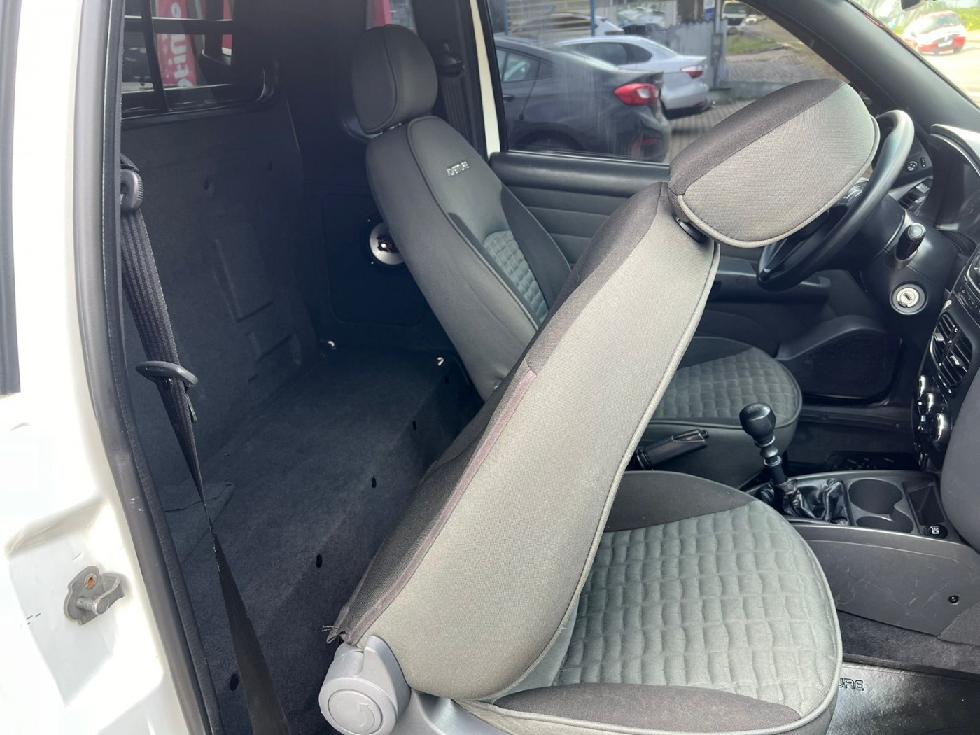 FIAT STRADA ADVENTURE 1.8 CE FLEX 2018 BRANCA - Foto 8