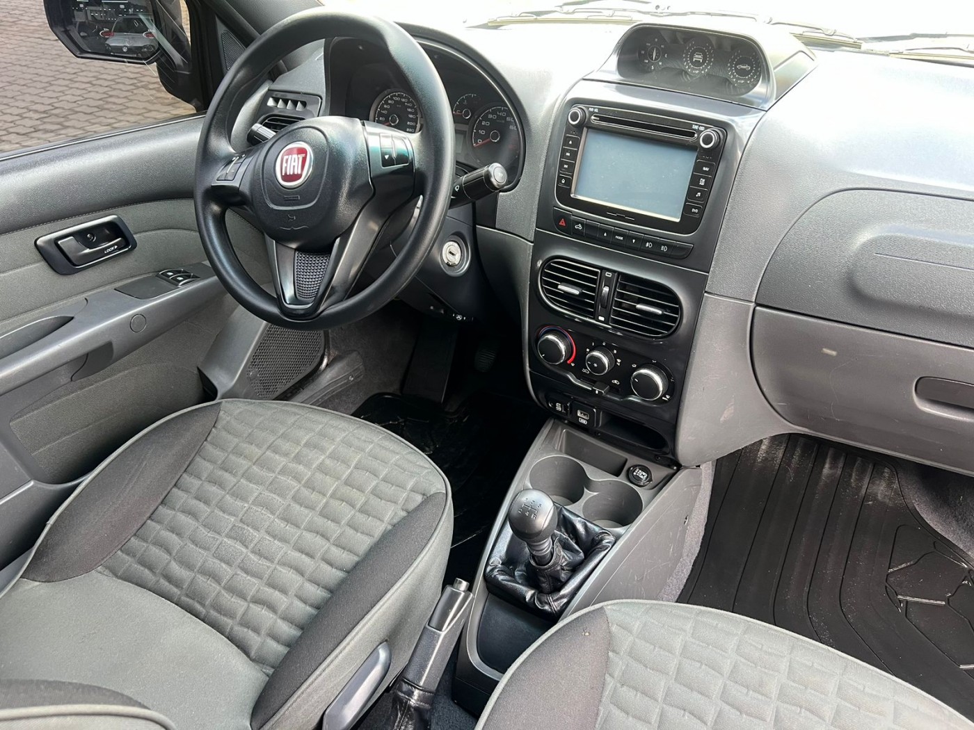 FIAT STRADA ADVENTURE 1.8 CE FLEX 2018 BRANCA - Foto 6
