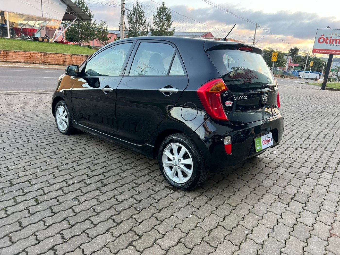 KIA PICANTO EX 2014 AUTOMÁTICO PRETO - Foto 11