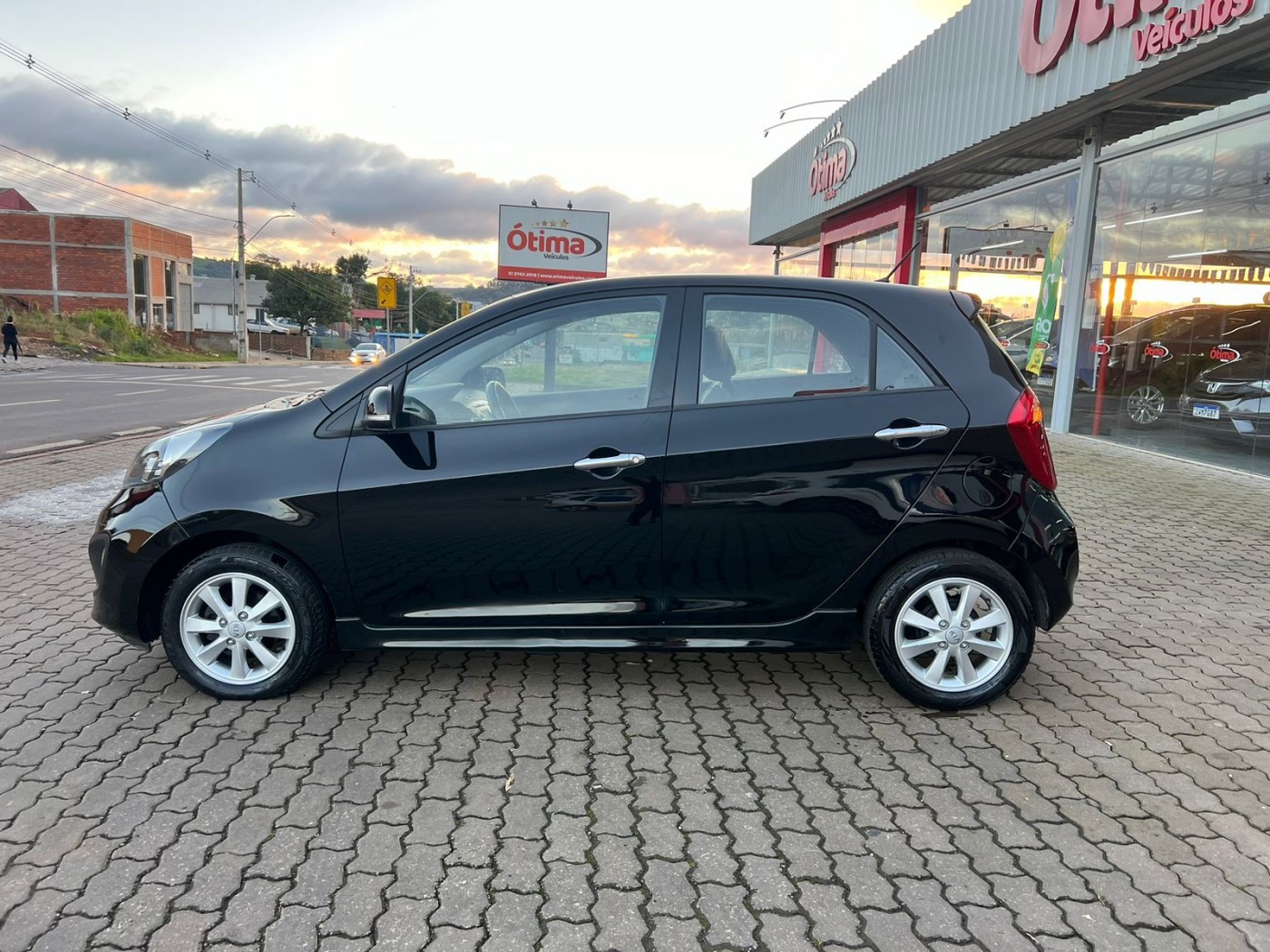 KIA PICANTO EX 2014 AUTOMÁTICO PRETO - Foto 9