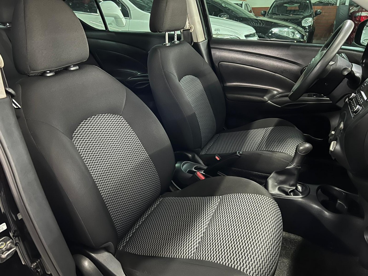 NISSAN VERSA 1.0 2020 MANUAL - Foto 5