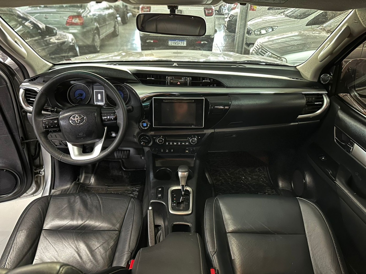 TOYOTA HILUX SRX 2.8 4X4 DIESEL AT - Foto 5