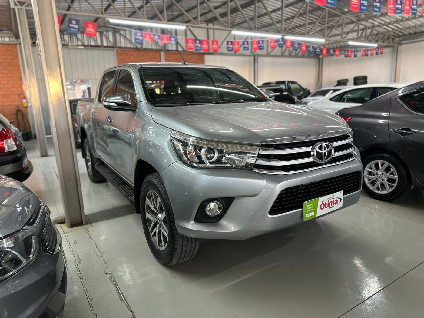 TOYOTA HILUX SRX 2.8 4X4 DIESEL AT - Foto 2