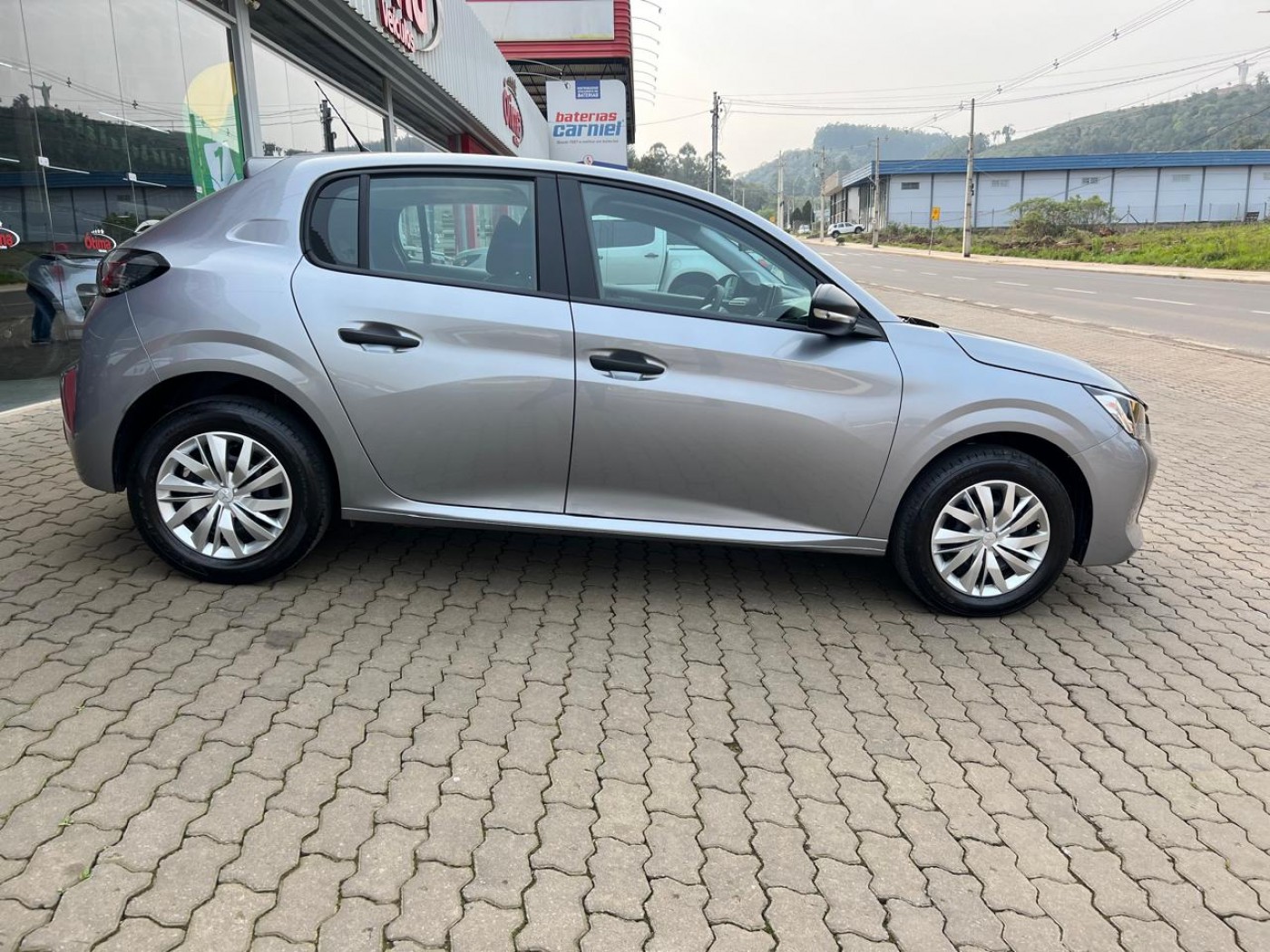 PEUGEOT 208 LIKE 2024 - Foto 6