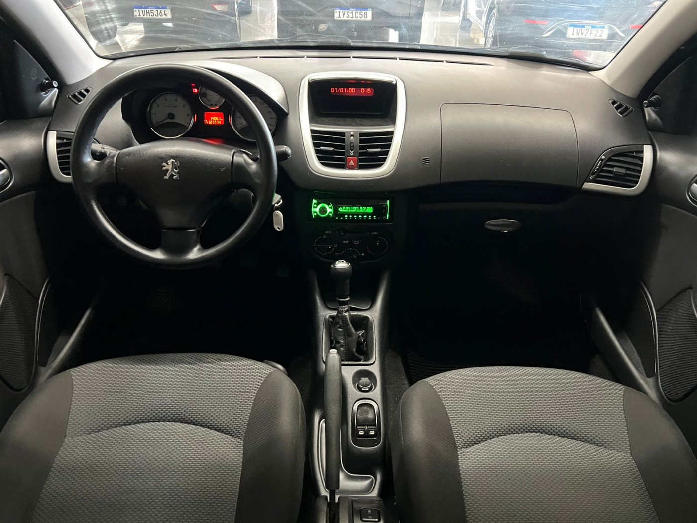 PEUGEOT 207 XR 1.4 2013 - Foto 7