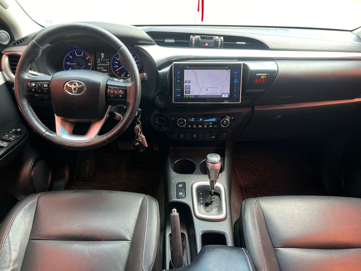 TOYOTA HILUX SRV 4X4 DIESEL AUTOMÁTICA ÚNICO DONO  - Foto 5