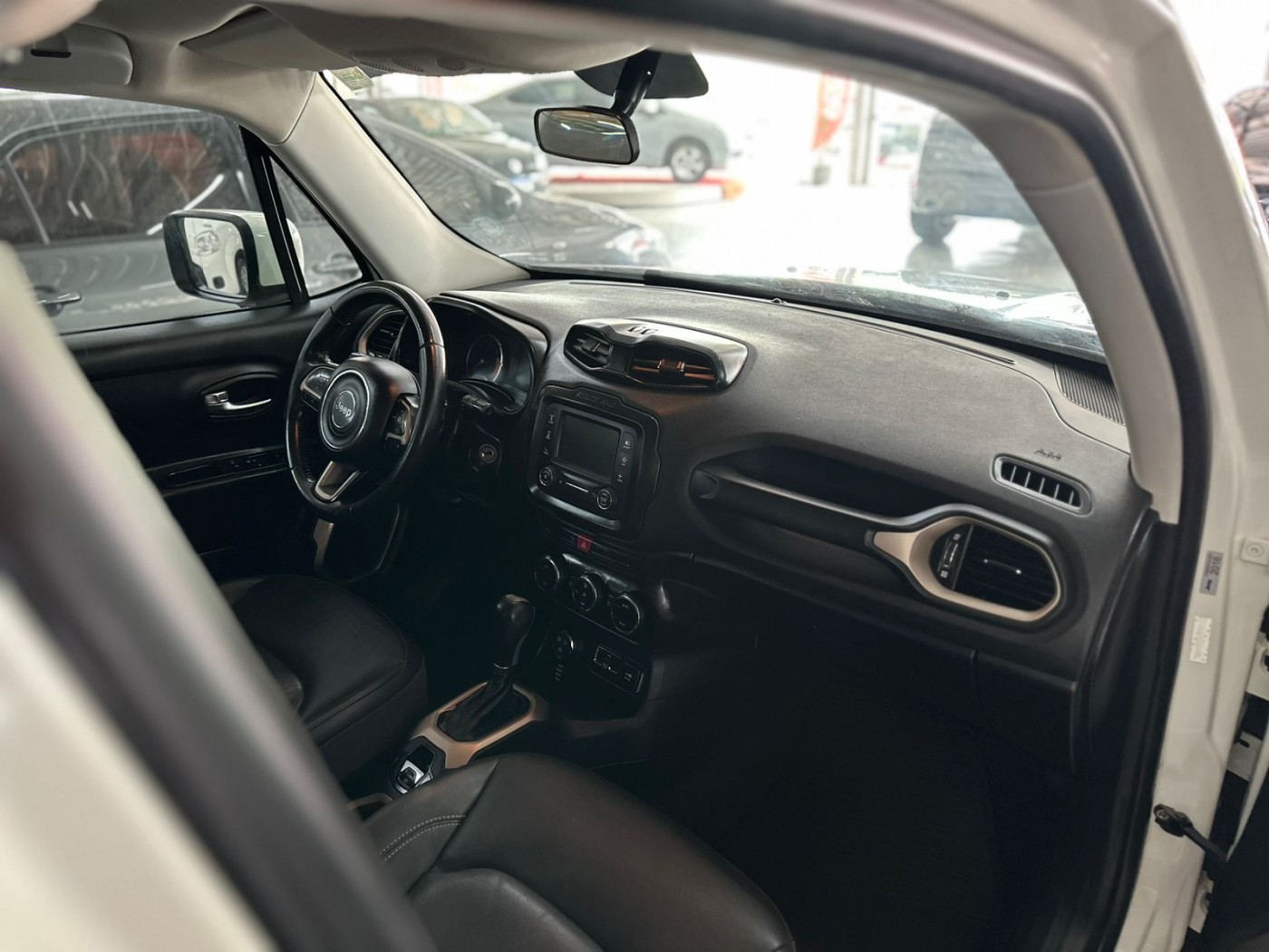JEEP RENEGADE DIESEL 4X4 LONGITUDE - Foto 4