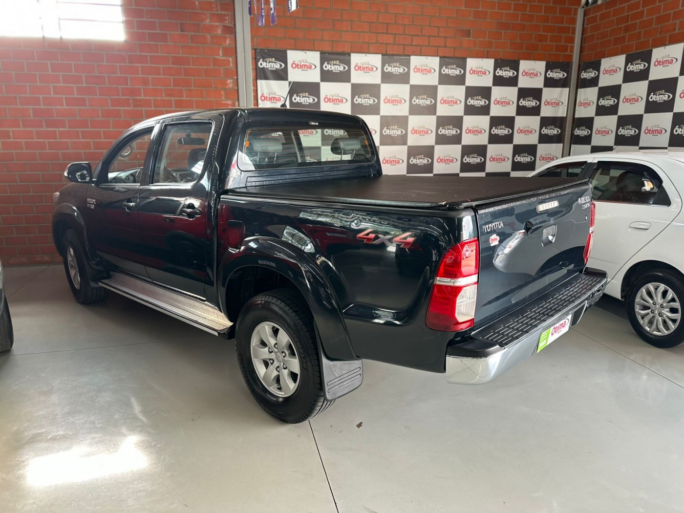 TOYOTA HILUX SRV FLEX 4X4 - Foto 9