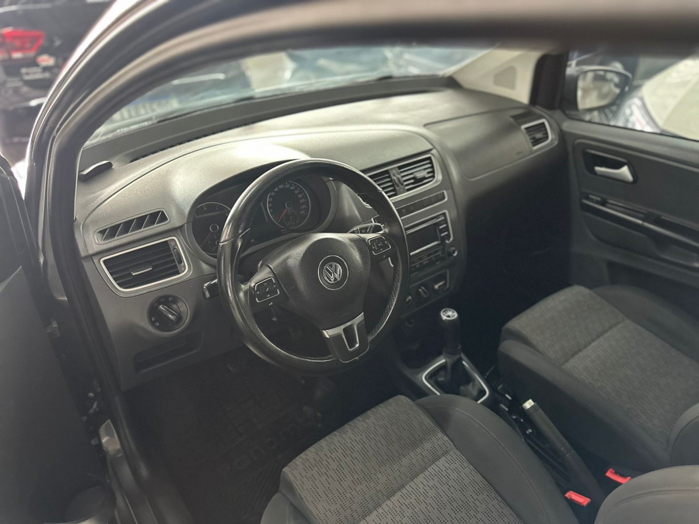 VW SPACEFOX TREND 1.6 - Foto 3