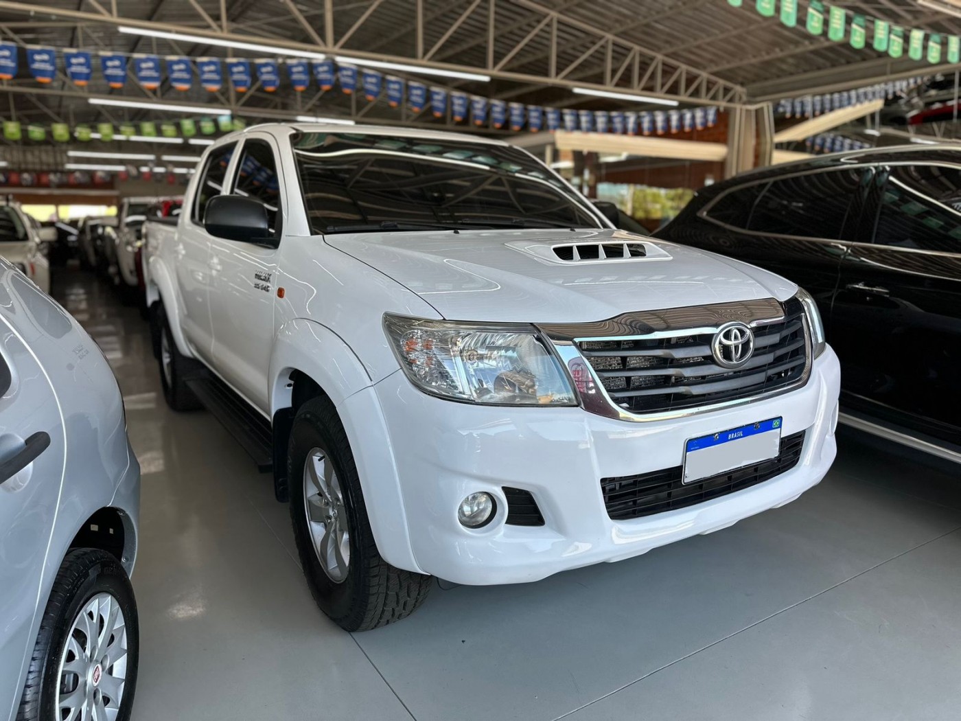 TOYOTA HILUX 3.0 SR DIESEL 4X4 AUTOMATICA - Foto 1