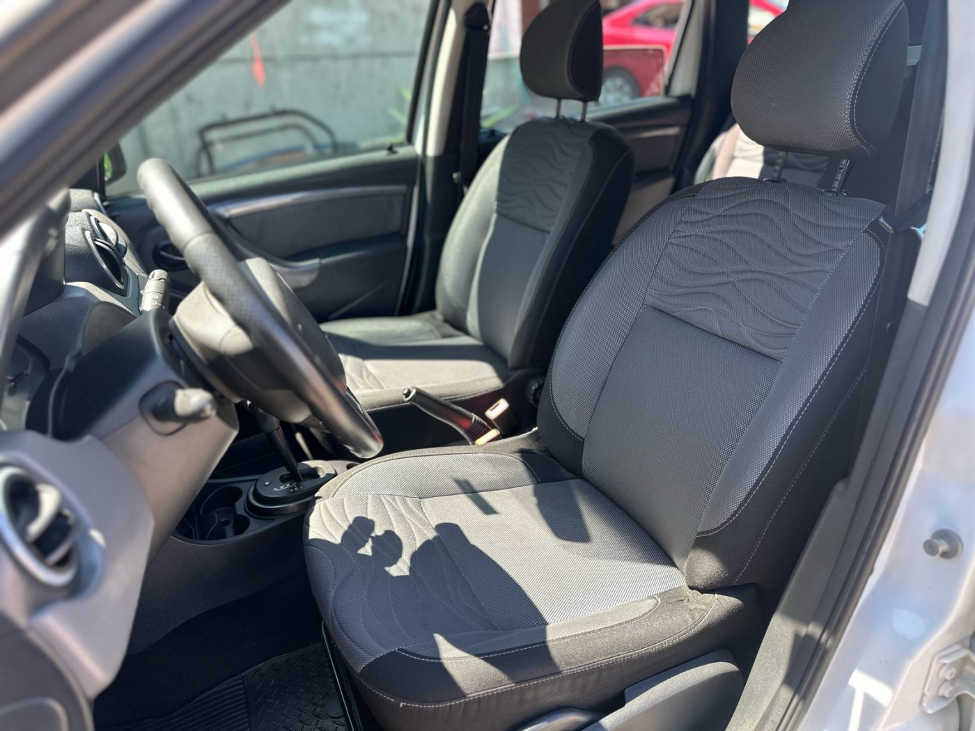 RENAULT DUSTER 2.0  - Foto 5