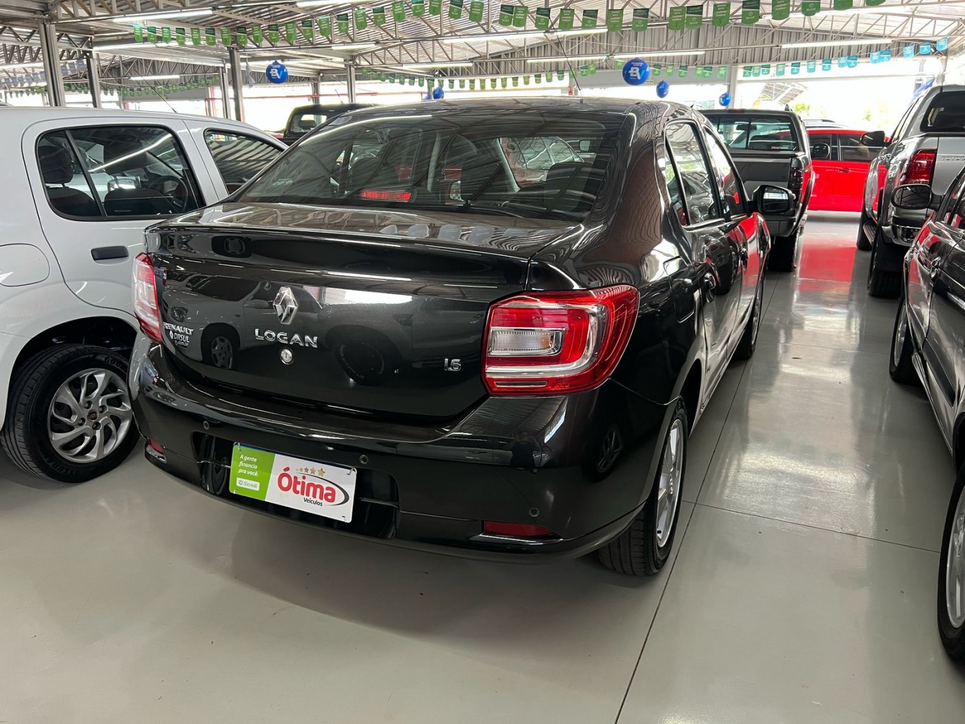 RENAULT LOGAN DYNAMIQUE 1.6 2016 - Foto 9