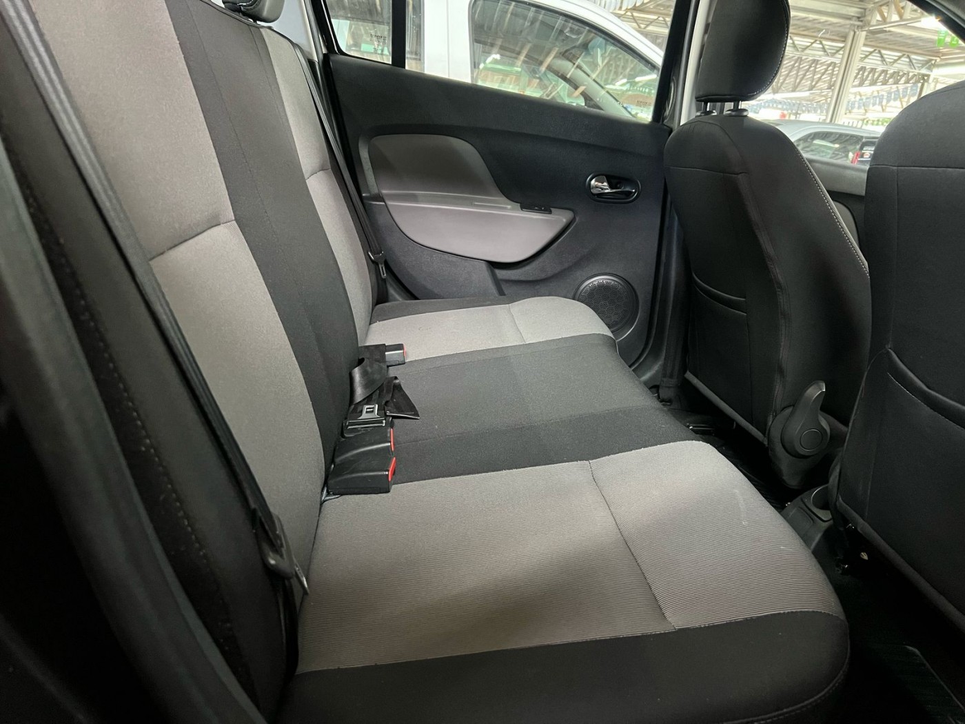 RENAULT LOGAN DYNAMIQUE 1.6 2016 - Foto 6