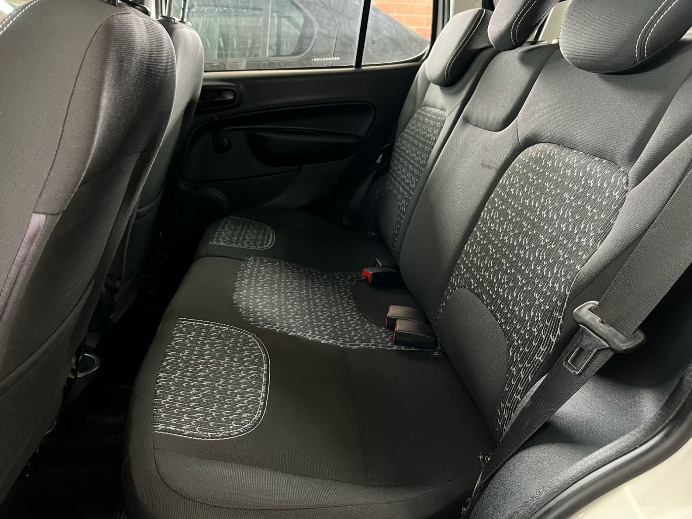 FIAT UNO ATTRACTIVE 1.0 2021 - Foto 6