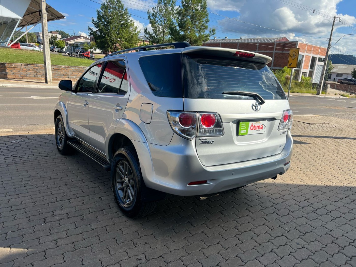 TOYOTA HILUX SW4 SR FLEX 2015 - Foto 13