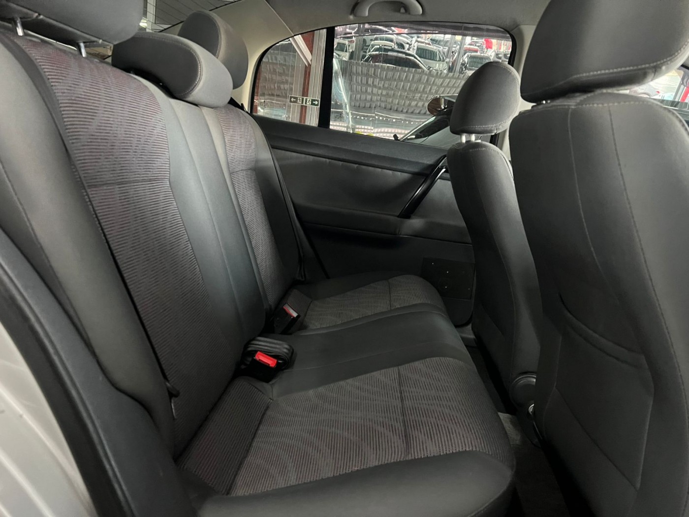POLO SEDAN 1.6 AUTOMÁTICO 2012 - Foto 5