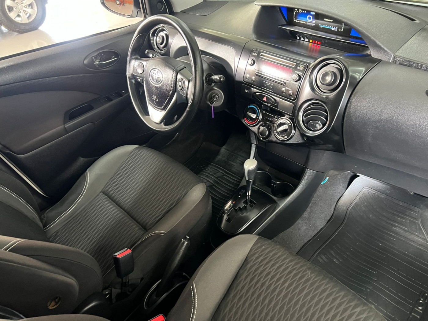 ETIOS SEDAN X PLUS AUTOMÁTICO 2019 - Foto 4