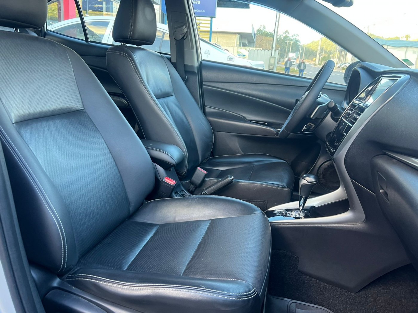 YARIS SEDAN 1.5 AUTOMATICO 2019 - Foto 7