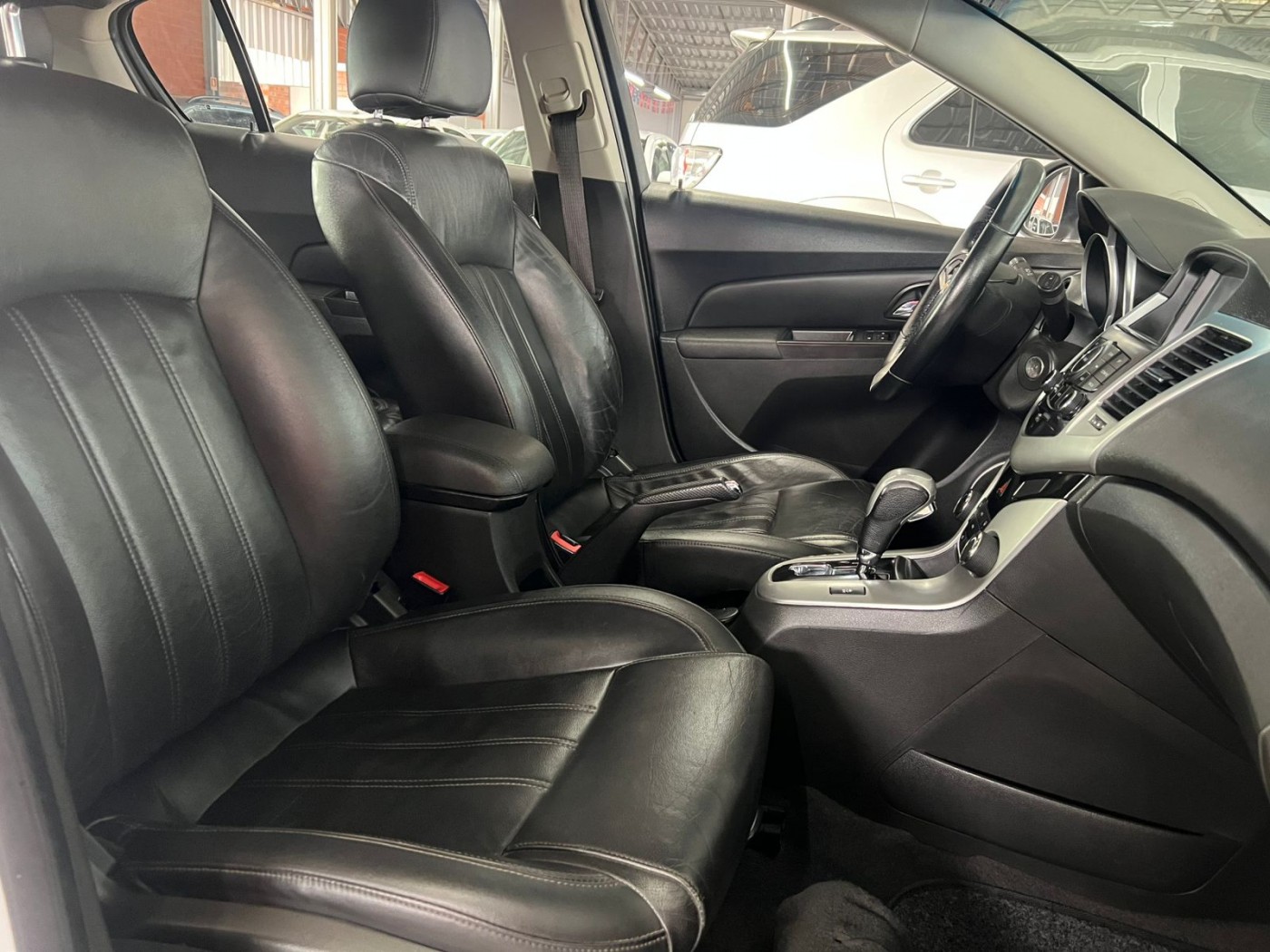 CRUZE HATCH SPORT LT 1.8 AUTOMÁTICO 2015 - Foto 4