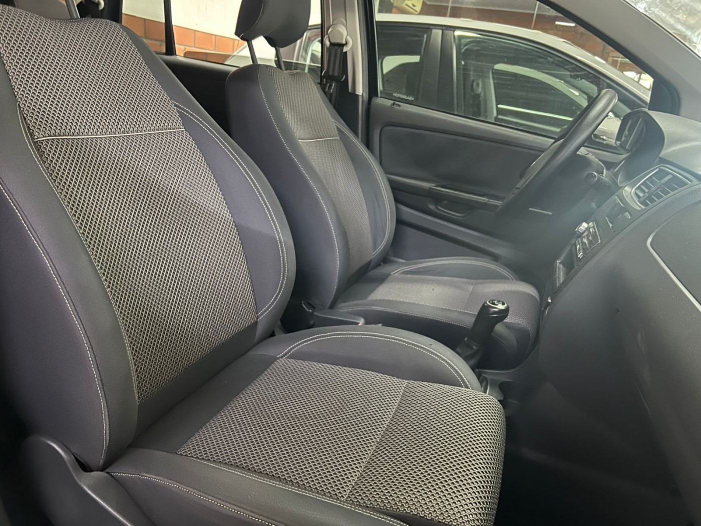 SPACEFOX 1.6 SPORTLINE 2011 - Foto 5