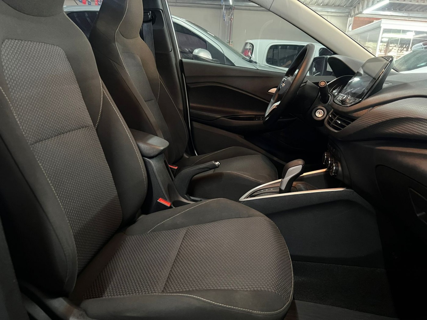 ONIX PLUS LT 1.0 TURBO 2023 - Foto 5