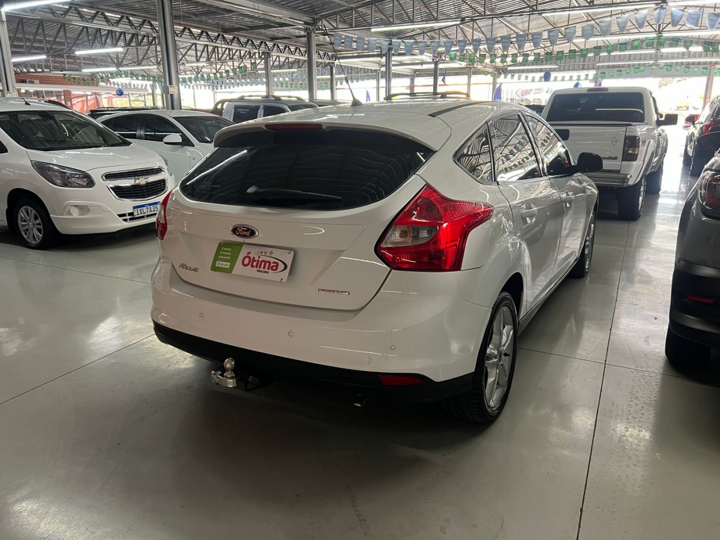 FOCUS SE HATCH 2015 AUTOMÁTICO - Foto 7