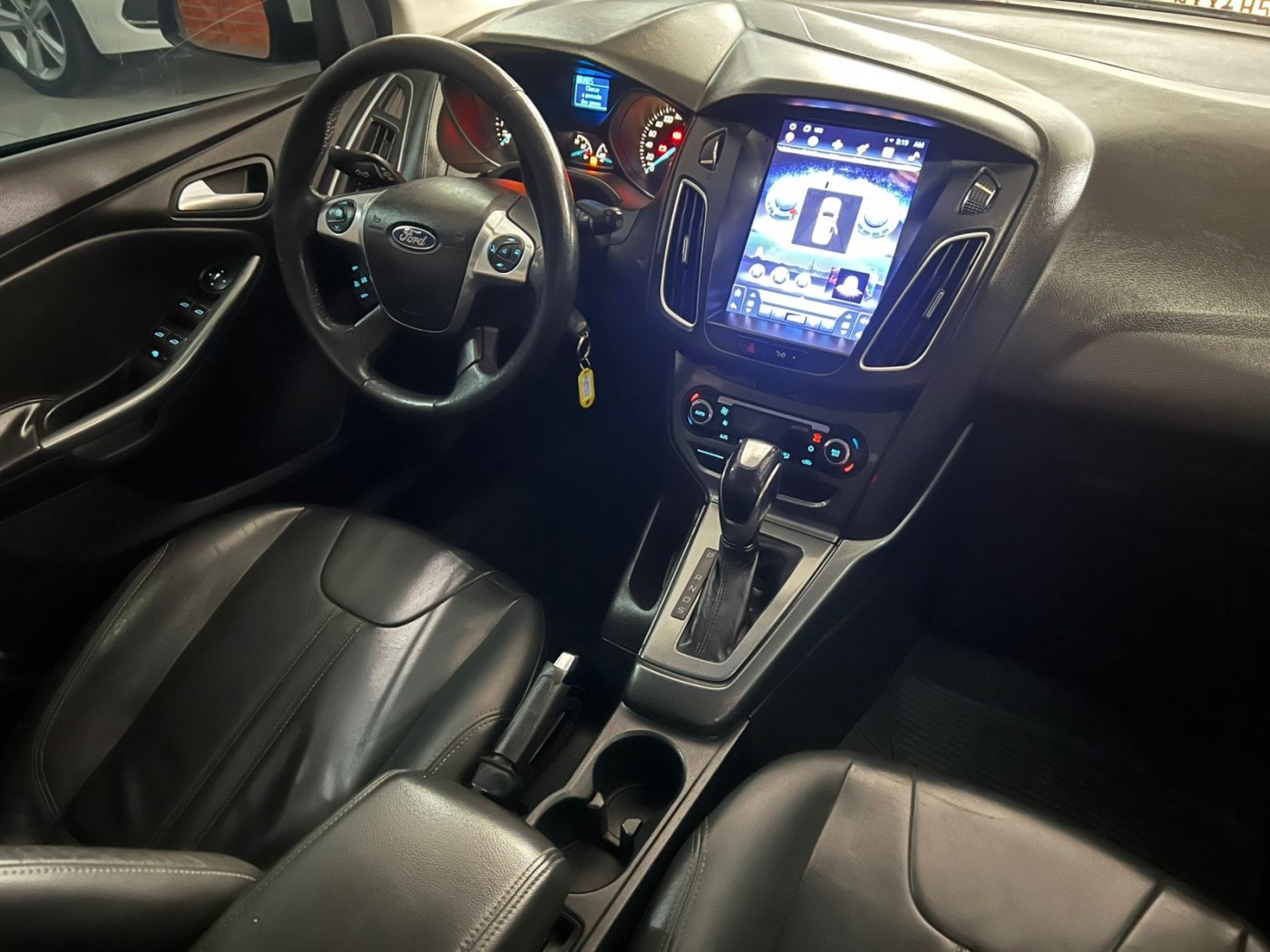 FOCUS SE HATCH 2015 AUTOMÁTICO - Foto 3