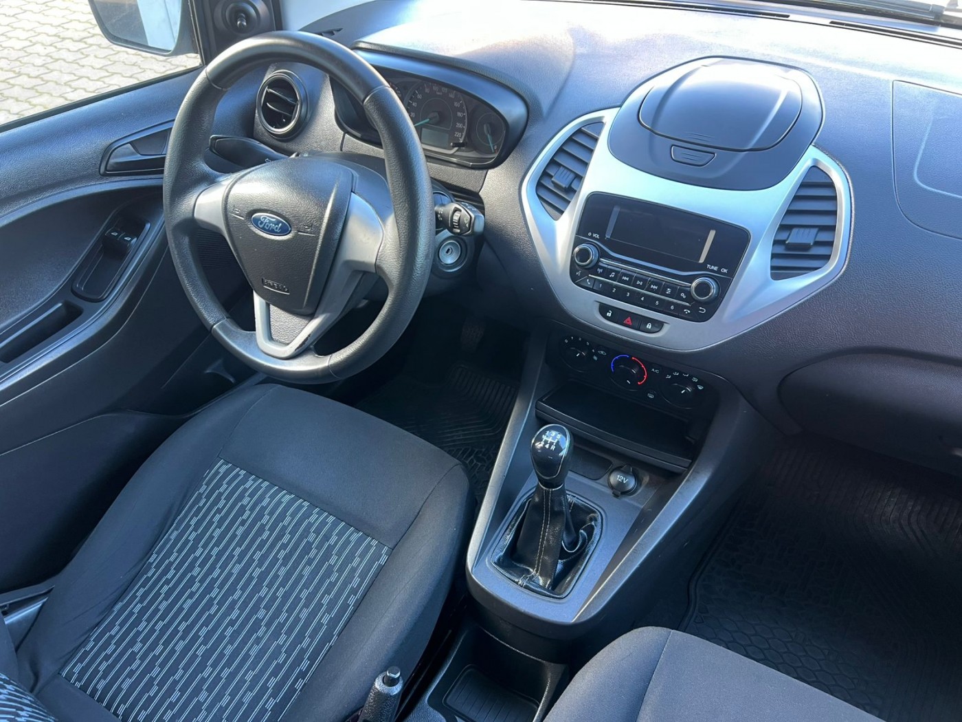 KA SE 1.0 HATCH 2021 - Foto 5