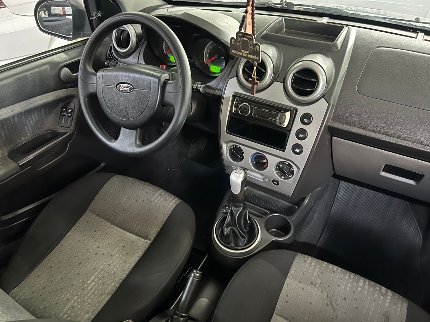 FORD FIESTA SEDAN 1.6 2013 - Foto 4
