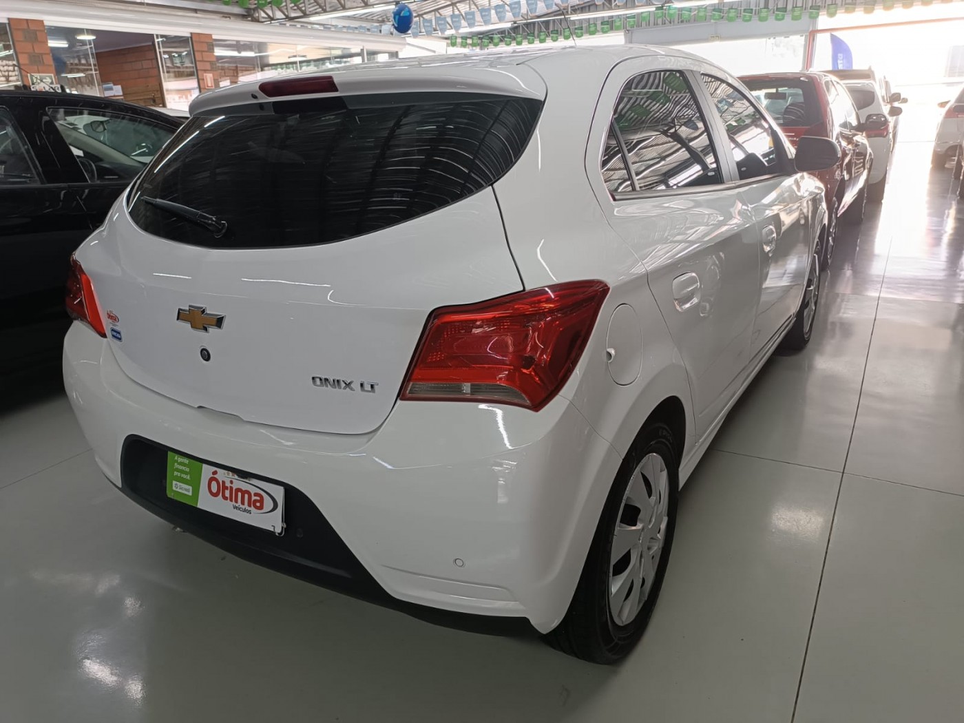 GM ONIX LT 1.4 AUTOMATICO - Foto 7