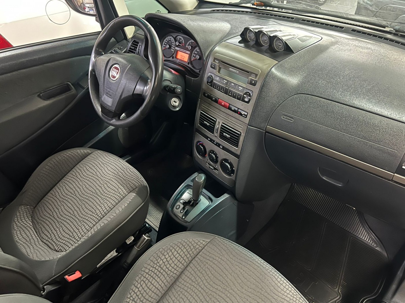 FIAT IDEA ADVENTURE DUALOGIC 2011 - Foto 2