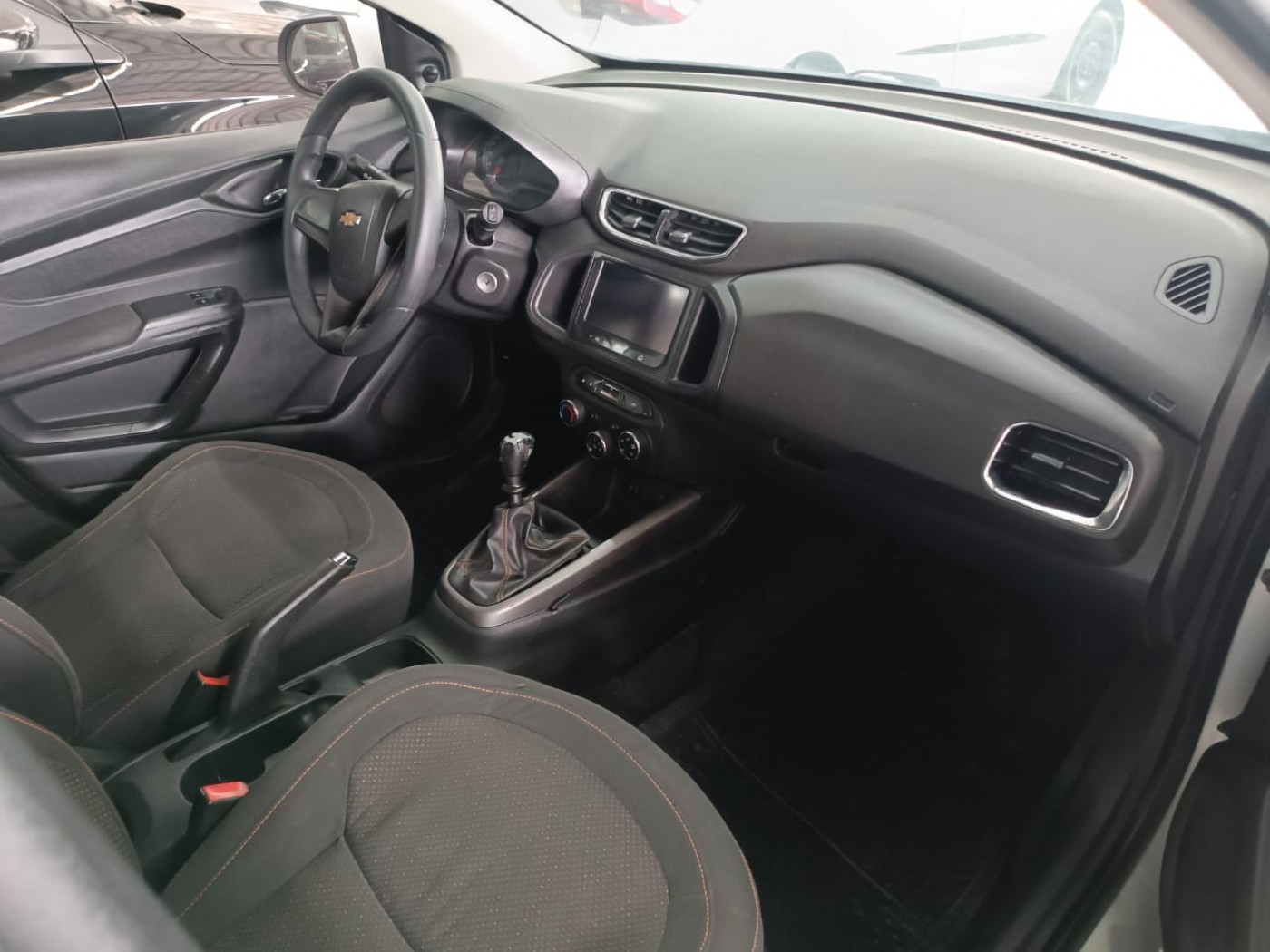 GM ONIX LT 1.0 - Foto 4