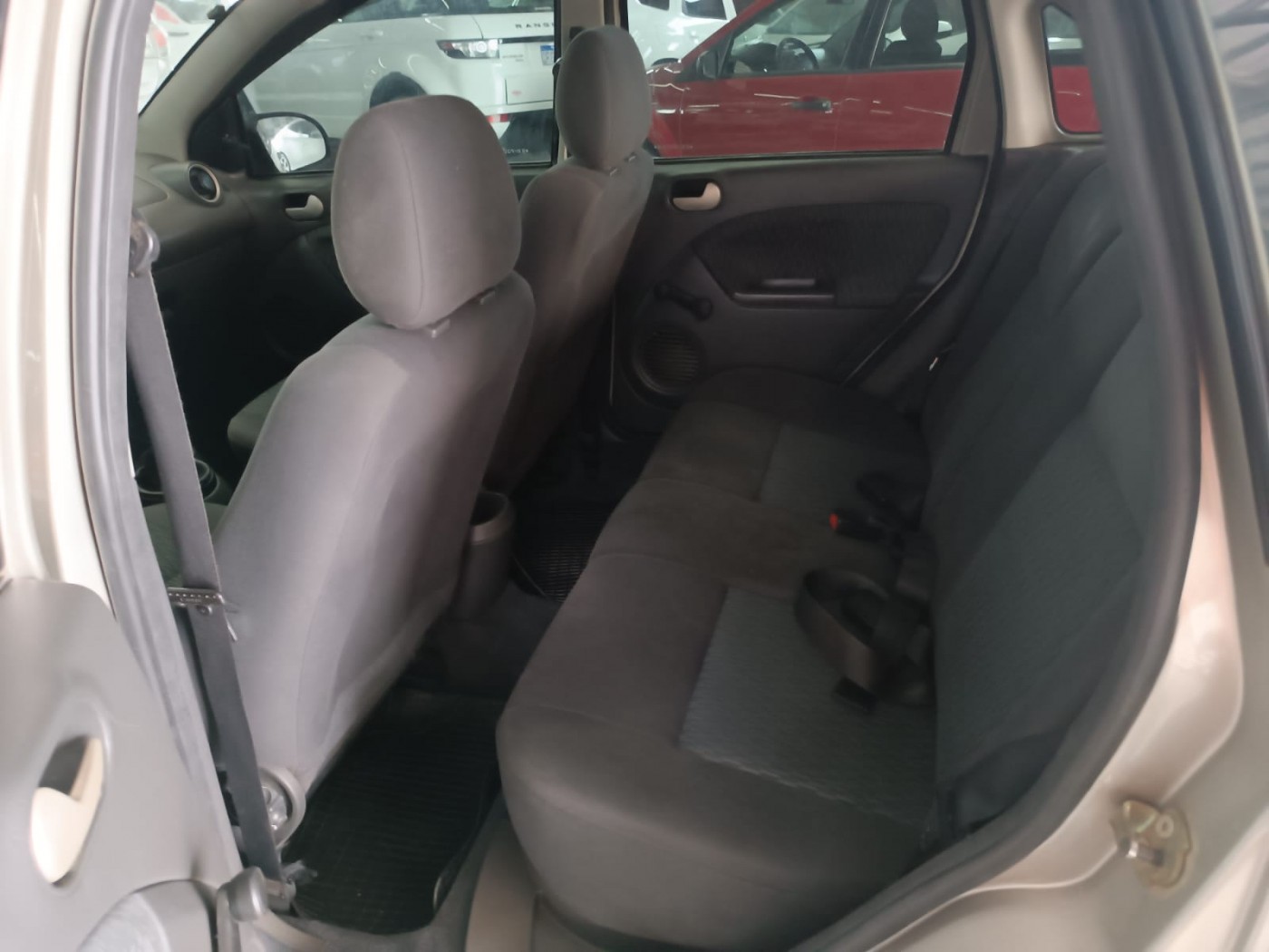 FORD FIESTA SEDAN  1.6  - Foto 6