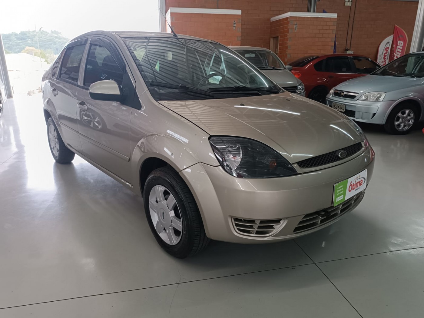 FORD FIESTA SEDAN  1.6  - Foto 2