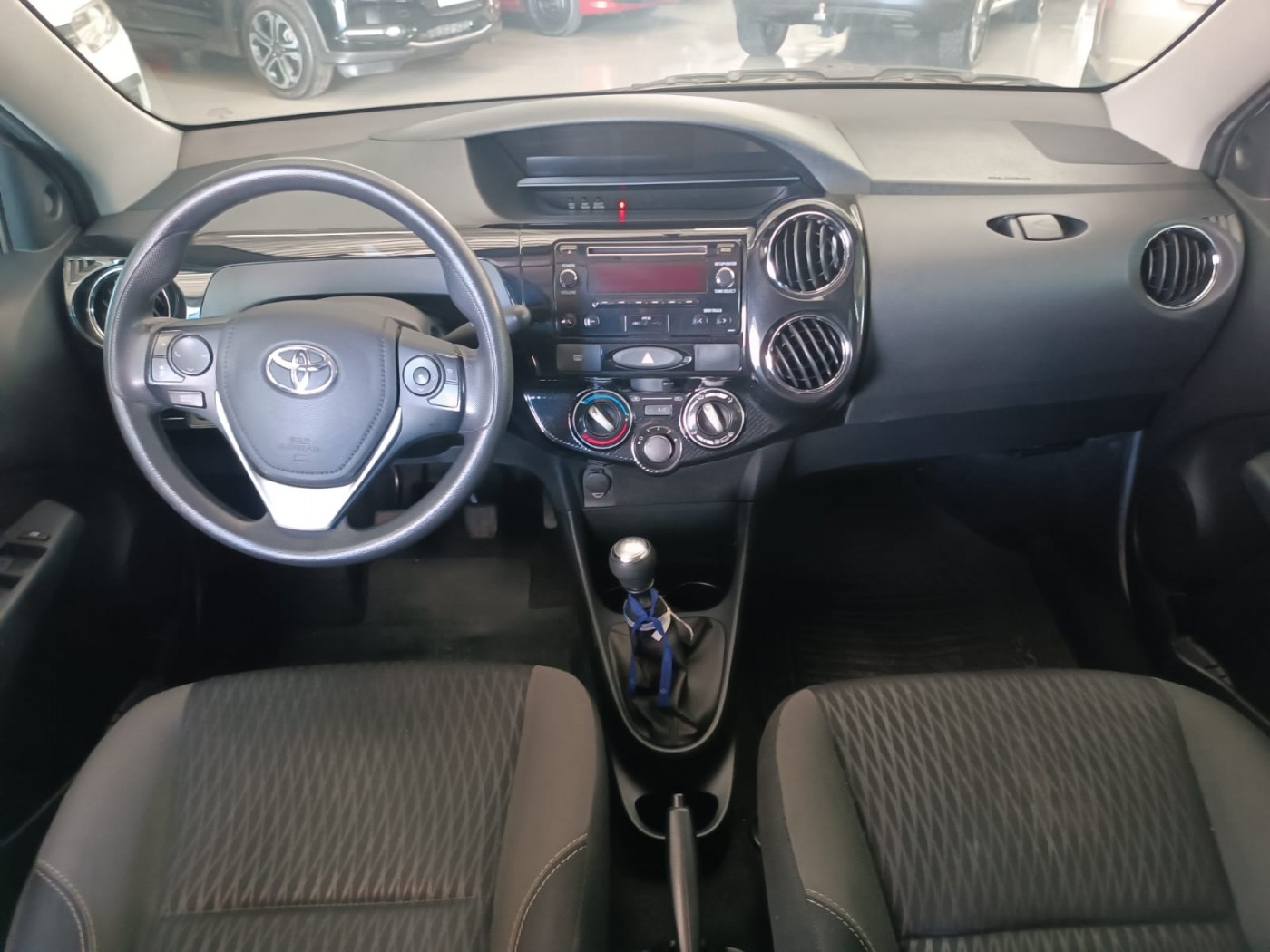 TOYOTA ETIOS XS 1.5 UNICO DONO - Foto 4