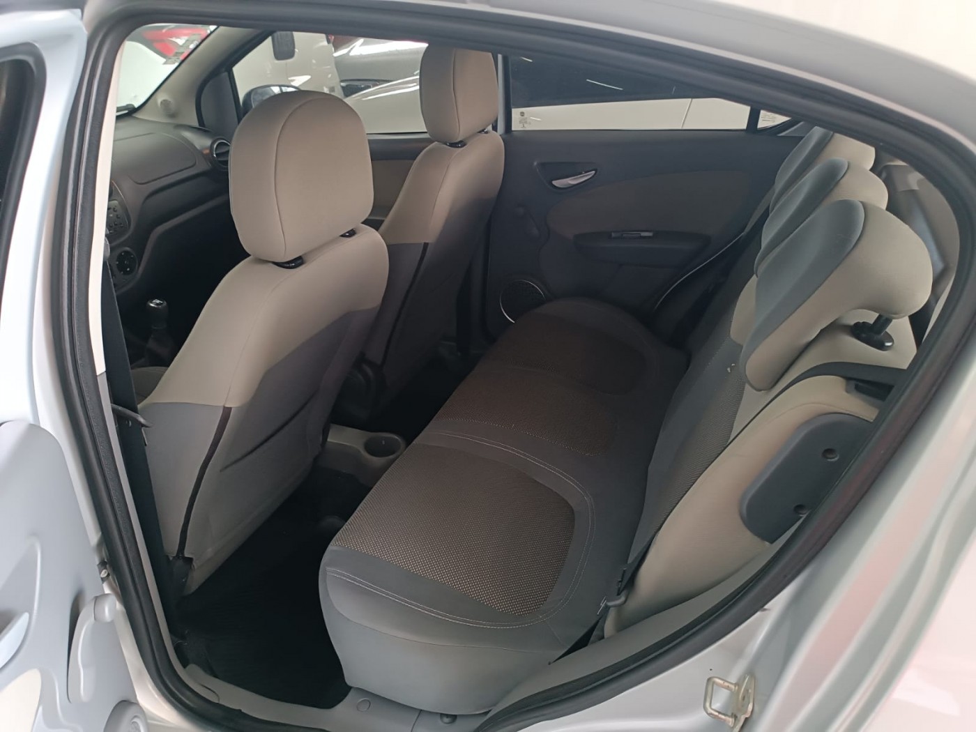 FIAT PALIO ESSENCE 1.6 - Foto 6