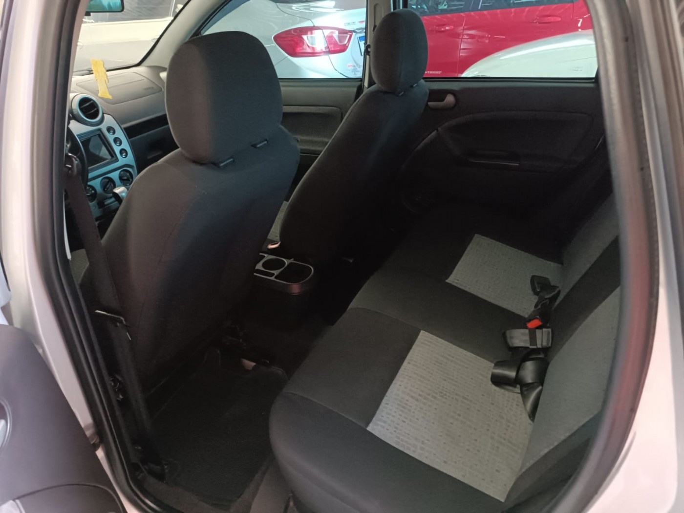 FORD FIESTA SEDAN 1.6 - Foto 6