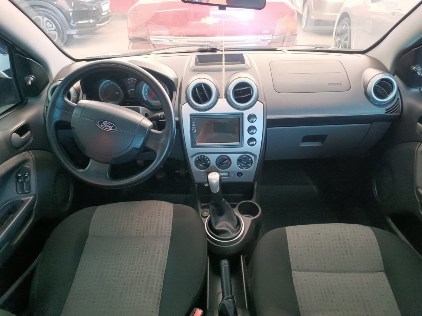 FORD FIESTA SEDAN 1.6 - Foto 5