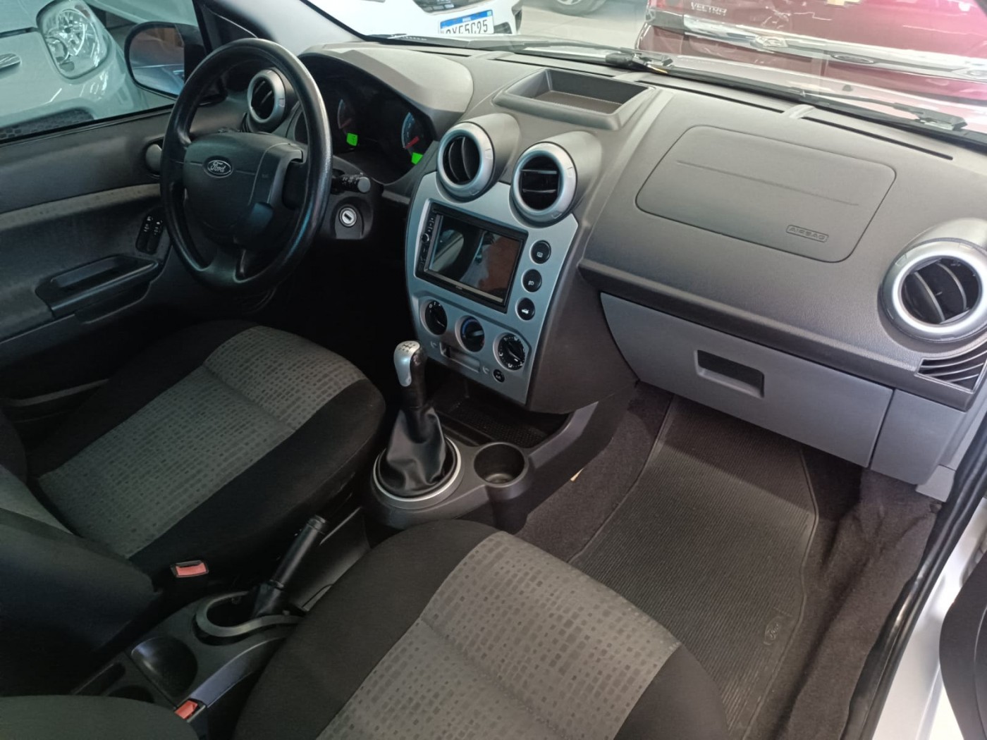 FORD FIESTA SEDAN 1.6 - Foto 4